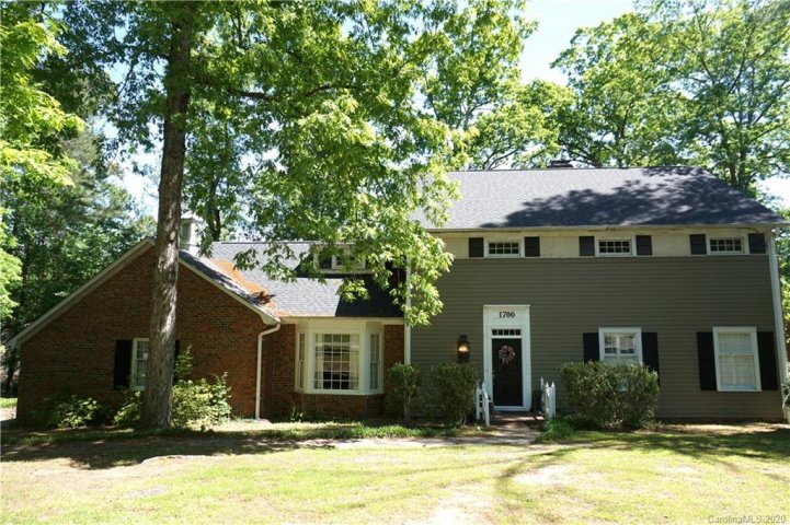 1700 Quail Lake Drive sold home in Quail Hollow, West Columbia, SC