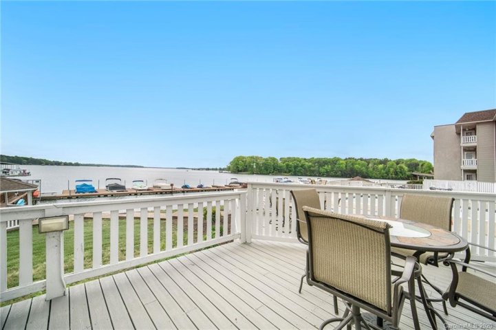 7831 Spinnaker Bay Drive 110 sold home in Spinnaker Bay, Sherrills Ford, NC