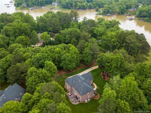 4608 Water Oak Drive sold home in The Coves, Lake Wylie, SC