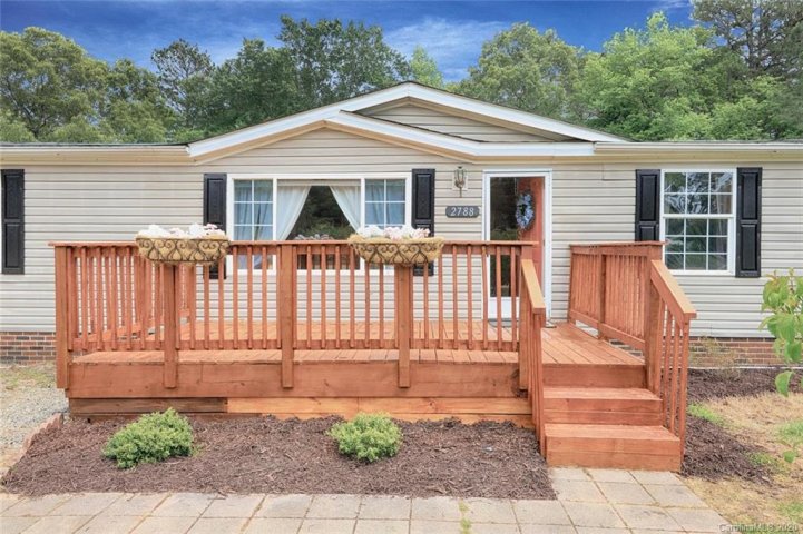 2788 Burnt Leaf Lane sold home in Spring Run, Newton, NC