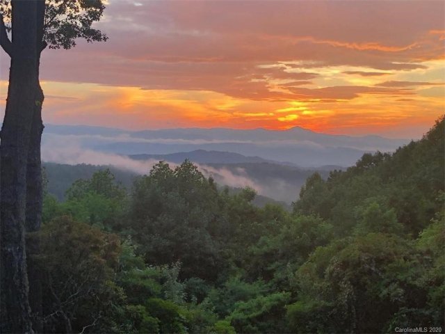 107 Nimbus Lane sold home in Sky Village, Laurel Park, NC