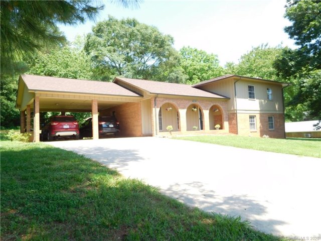 1662 Mountain Shadows Drive sold home in Mountain Shadows, Morganton, NC
