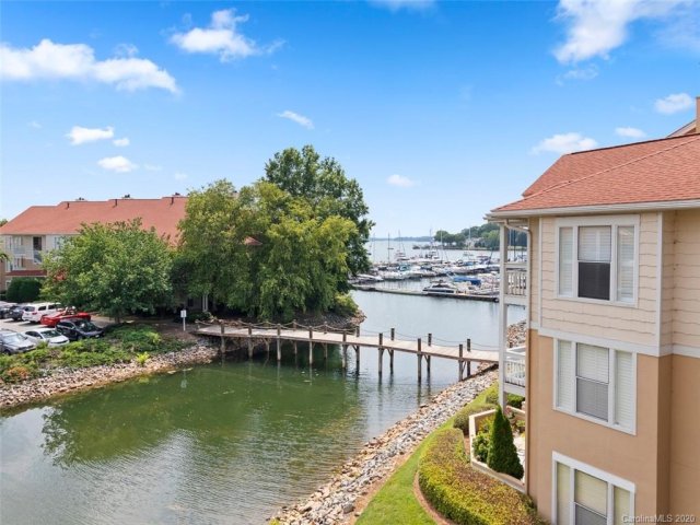 18009 Kings Point Drive C sold home in Baybridge, Cornelius, NC