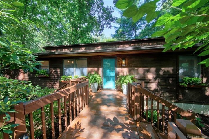 40 Cedar Trail sold home in The Woods, Asheville, NC