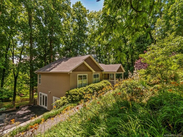 209 Blink Bonny Drive sold home in Sulphur Springs Park, Waynesville, NC
