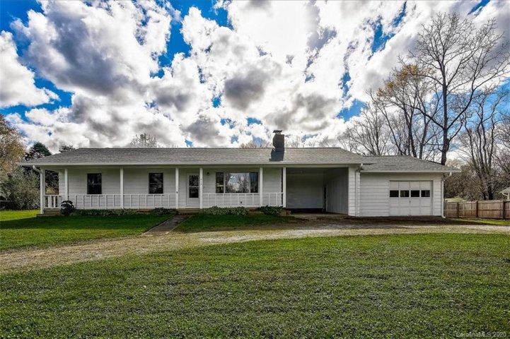 413 Substation Street sold home in Barker Heights, Hendersonville, NC