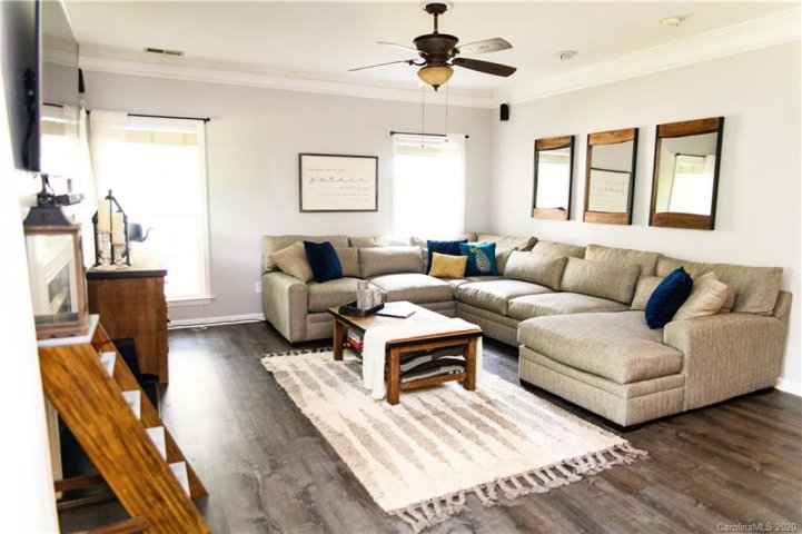 3212 Glen Summit Drive sold home in Providence Glen, Charlotte, NC