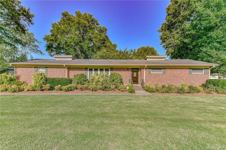 8729 Hood Road sold home in Casa Linda Estates, Charlotte, NC