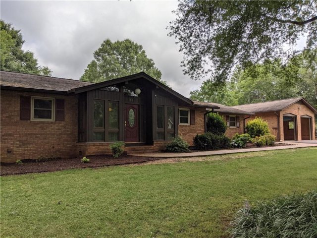 301 Forest Road sold home in Forest Acres, Taylorsville, NC