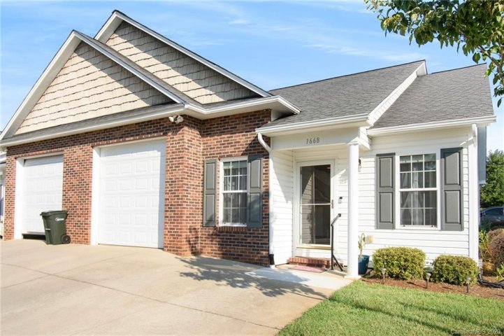 1668 Golden Cedar Lane sold home in Mt Olive Manor, Newton, NC