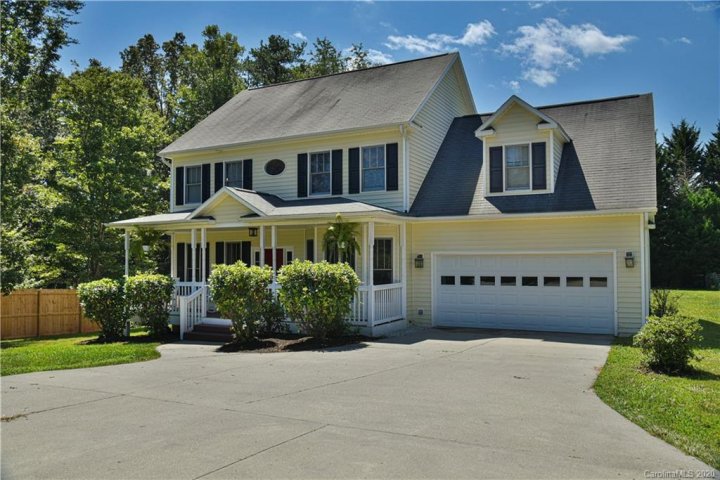 8 Stags Run sold home in Challedon, Candler, NC