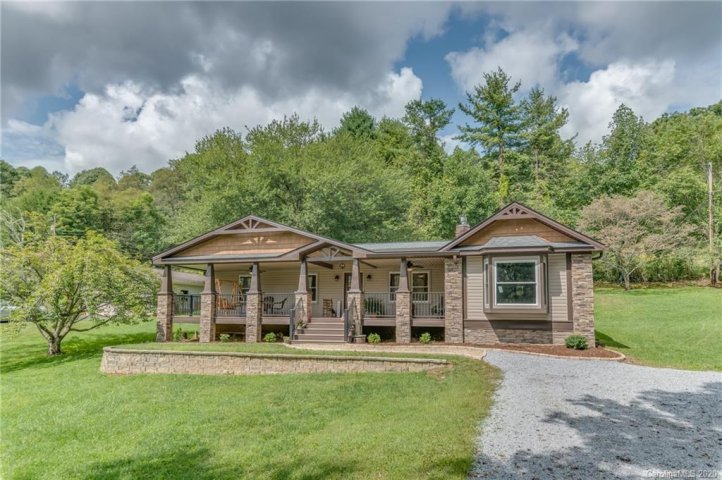 10 Forge Drive sold home in Forge Mountain Acres, Mills River, NC