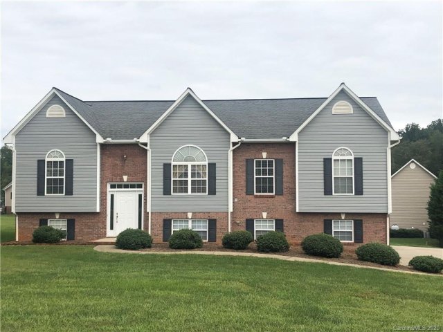 105 White Hall Lane sold home in Meadowcreek Estates, Hudson, NC
