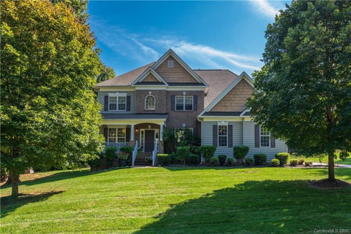 176 Herons Gate Drive sold home in Edgewater Park, Mooresville, NC