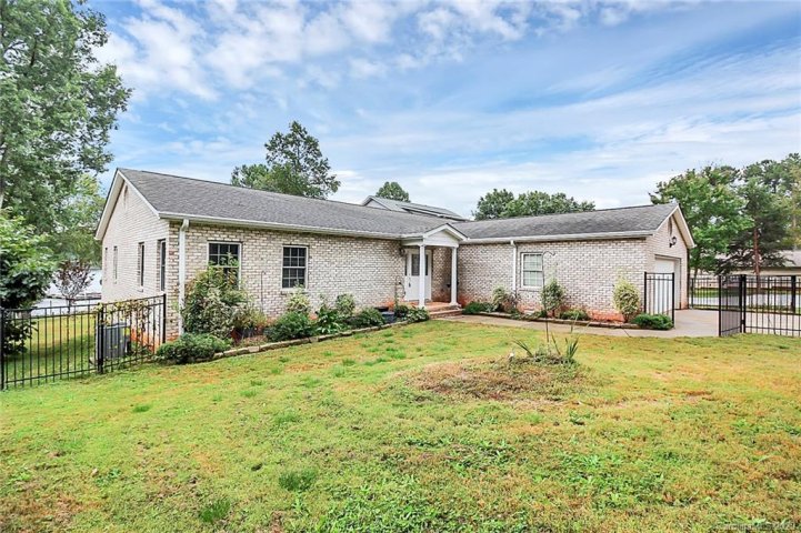 4384 Pine Harbor Drive sold home in Pine Harbor, Denver, NC