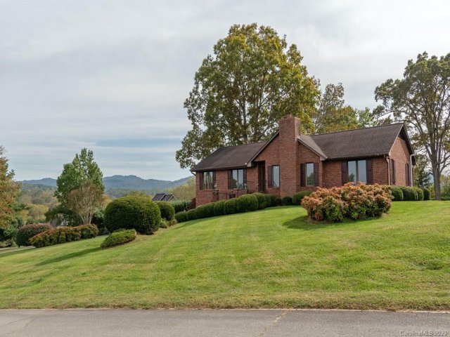 31 Amber Drive sold home in Bannerwood, Horse Shoe, NC
