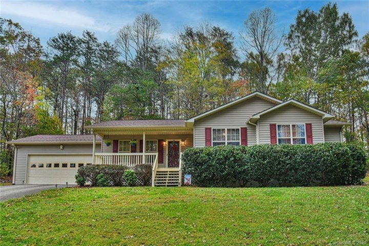 132 Dogwood Heights sold home in Oakwood Forest, Marion, NC
