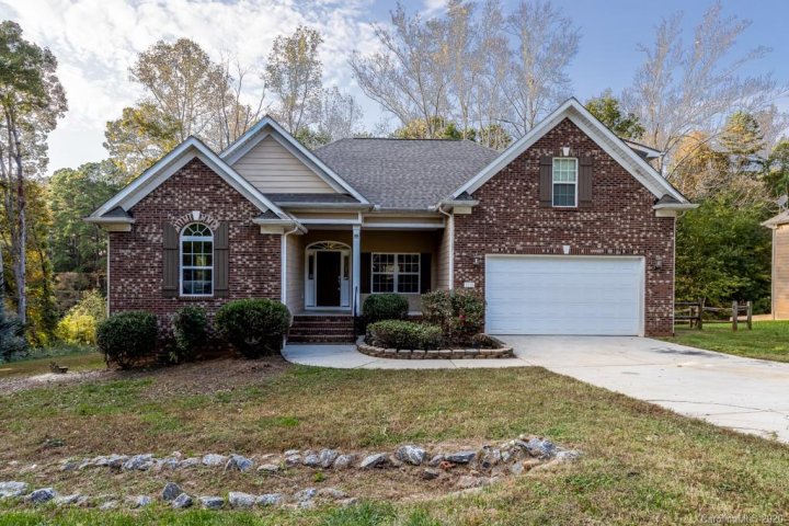 3715 Burton Street sold home in Dockside, Sherrills Ford, NC
