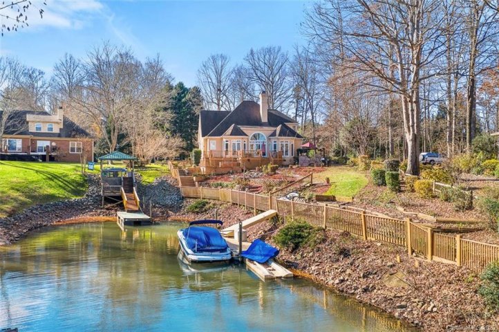20019 Chapel Point Lane sold home in Chapel Point, Cornelius, NC