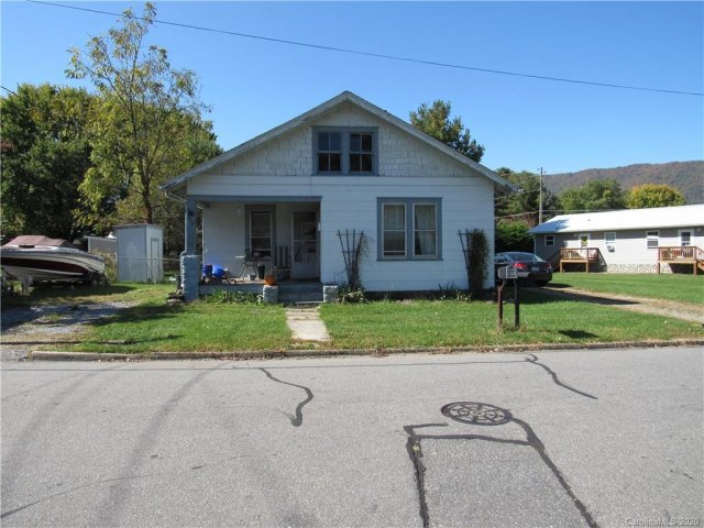 606 Camelot Drive sold home in Brookwood, Waynesville, NC
