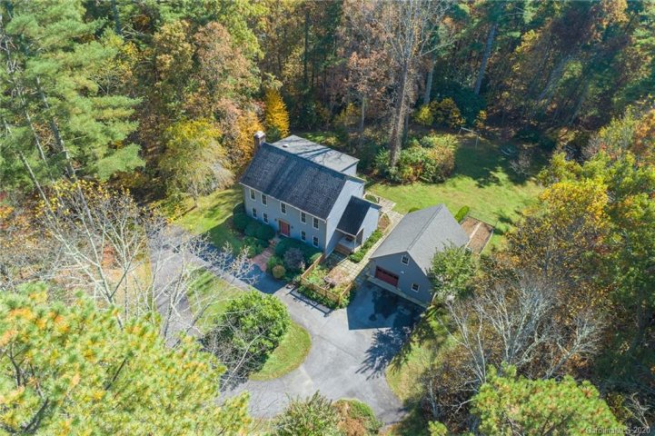 44 Ravenwood Drive sold home in Ravenwood Estates, Fletcher, NC