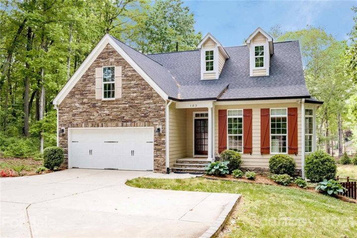 102 Malibu Road sold home in The Back Forty, Mooresville, NC