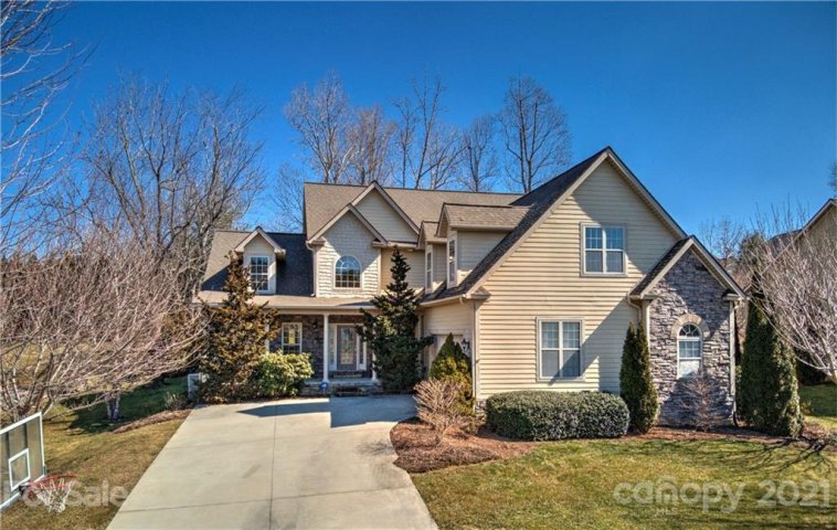 18 Drakes Meadow Lane sold home in Drakes Meadow, Arden, NC