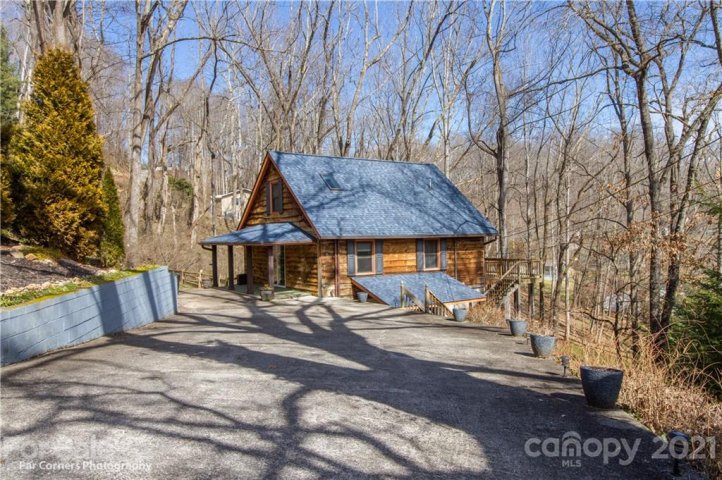 6 Mountain View Drive sold home in Sulphur Springs Park, Waynesville, NC