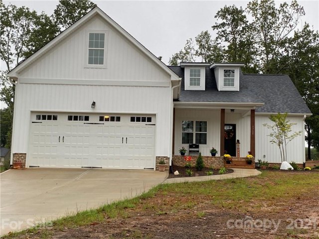 1715 Ivey Court sold home in Ivey Ridge, Maiden, NC
