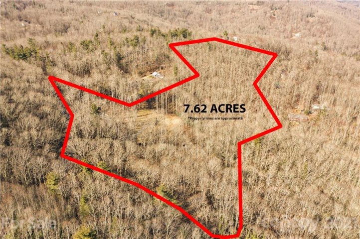 790 Davis Mountain Road sold home in Sky Lake Estates, Hendersonville, NC