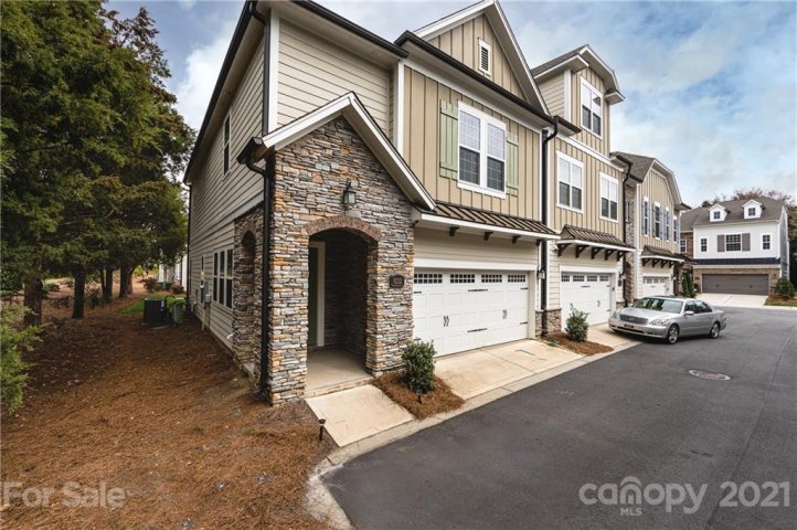 9212 Colin Crossing Court sold home in Greenway Village, Charlotte, NC