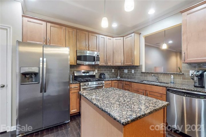 239 Lincoln Street sold home in The Block at Church Street, Charlotte, NC
