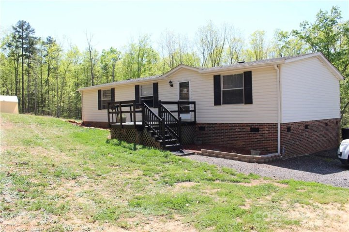 614 Mountain Meadows Drive sold home in Mountain Meadows, Bessemer City, NC