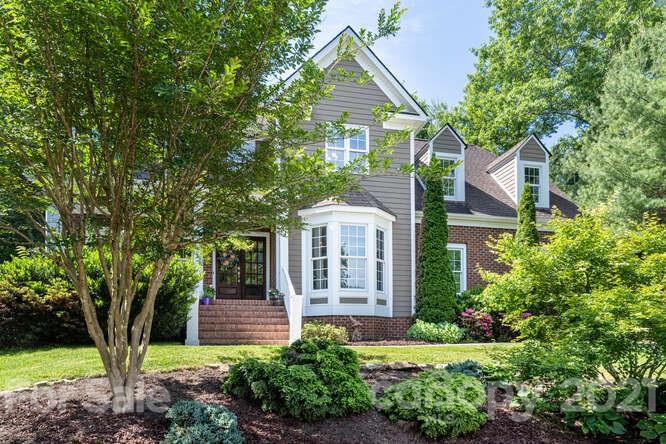 31 Madelyn Lane sold home in Corbran Woods, Fairview, NC