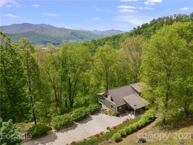 26 Ashewood Lane sold home in Pisgah View Estates, Waynesville, NC