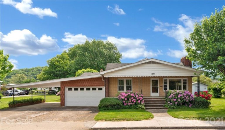 1433 Brown Avenue sold home in Brookwood, Waynesville, NC