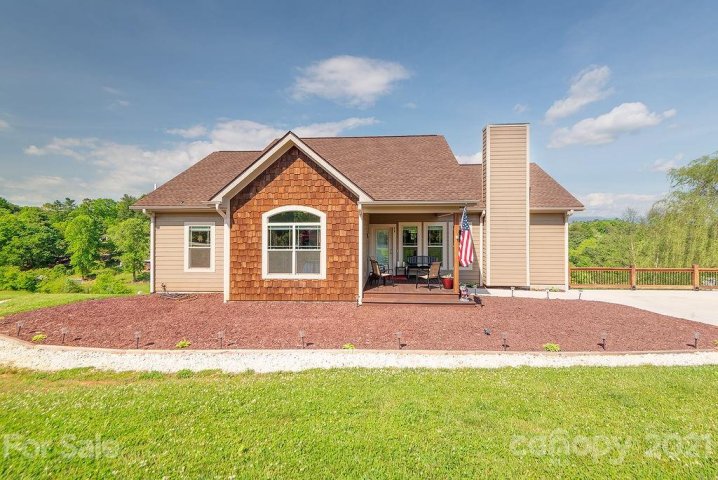 99 Big Sky Drive sold home in Red Oak Plantation, Leicester, NC