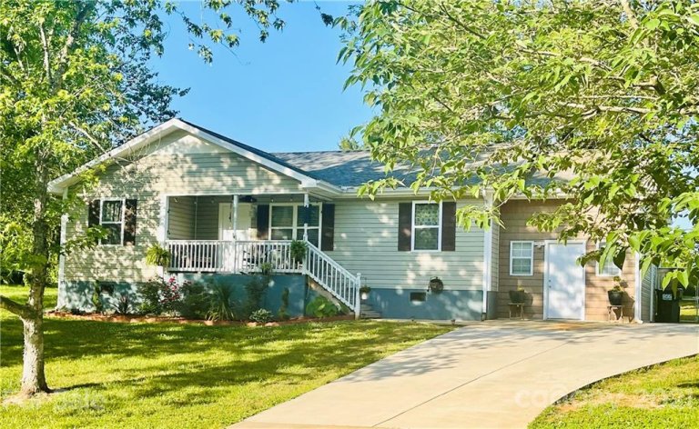 168 Candlestick Drive sold home in Canterbury, Statesville, NC