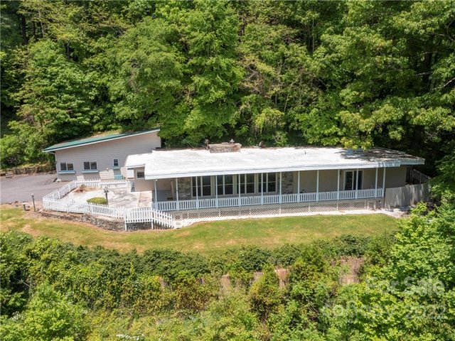54 Rose Garden Lane sold home in Walker-In-The-Hills, Waynesville, NC