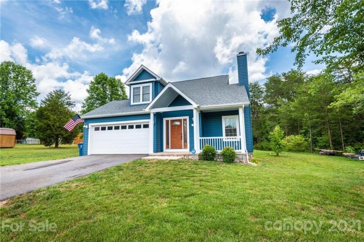 3852 Bridle Path Drive sold home in Crabtree Meadows, Vale, NC