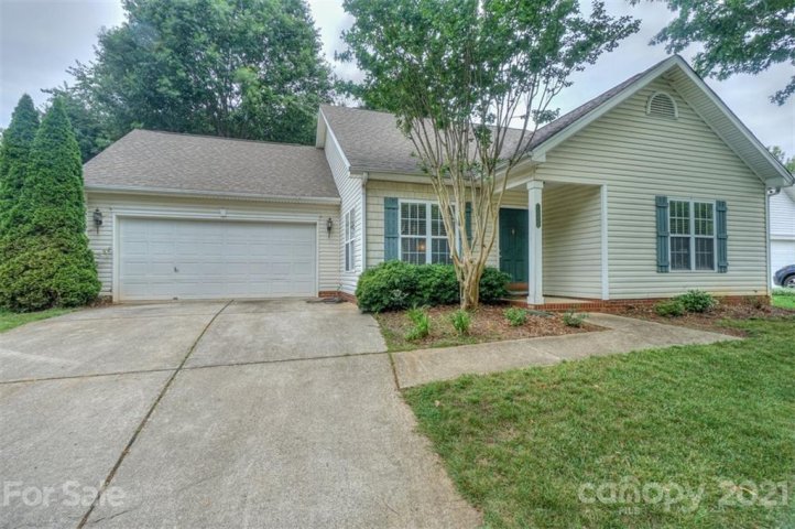 13529 Glencreek Lane sold home in Glenwyck, Huntersville, NC