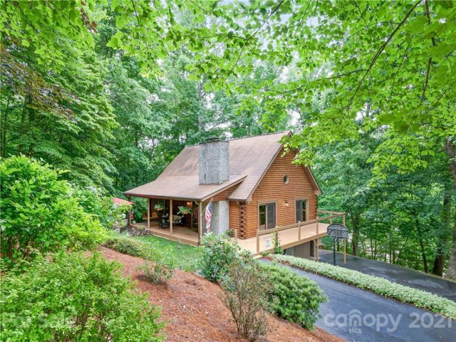 1 Lynnette Drive sold home in Rainbow Ridge, Fairview, NC