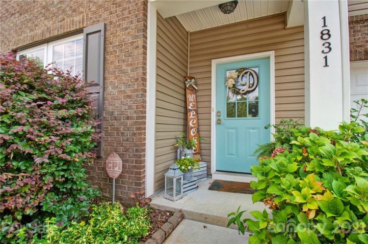 1831 Petunia Drive sold home in English Trails, Fort Mill, SC