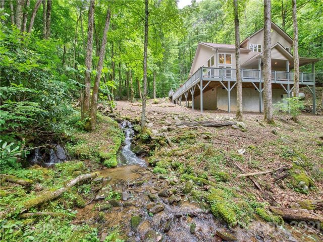 40 Candlemaker Trail sold home in Sheepback Mountain, Maggie Valley, NC