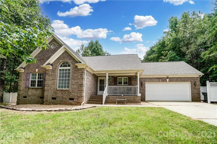 7218 Pine Ridge Drive sold home in Sandpiper Bay, Denver, NC