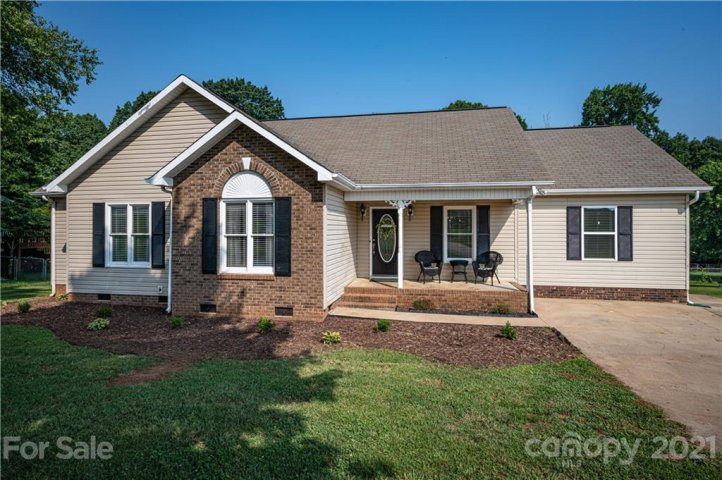 108 Landing Court sold home in Pilots Ridge, Bessemer City, NC