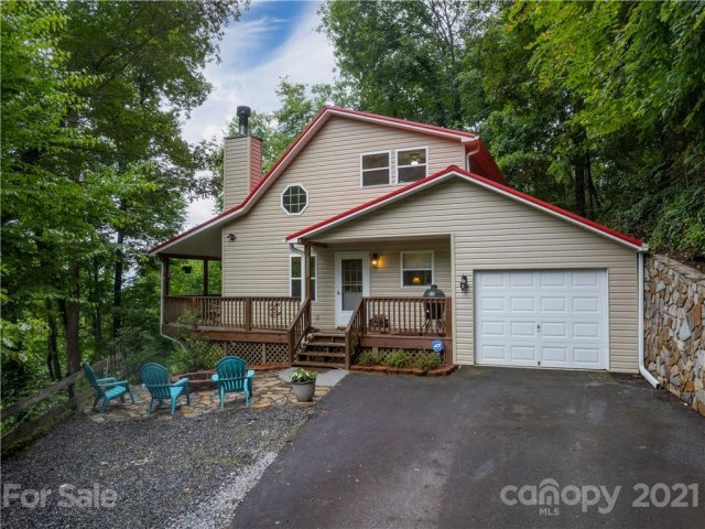 820 Creekside Drive sold home in Horseshoe Cove, Maggie Valley, NC