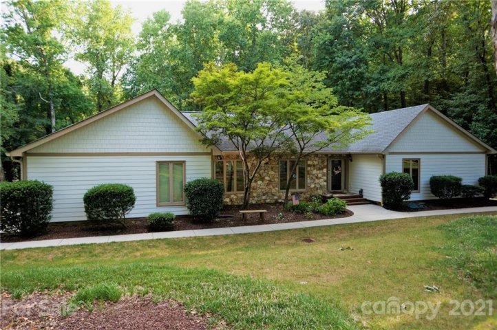 418 Abbotsford Court sold home in Brackenbury Estates, Charlotte, NC