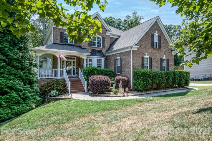 120 Harrison Point Court sold home in Edgewater Park, Mooresville, NC