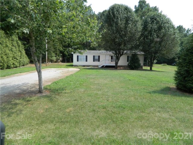 1049 Highland Bluff Court sold home in Meadowbrook, Lincolnton, NC
